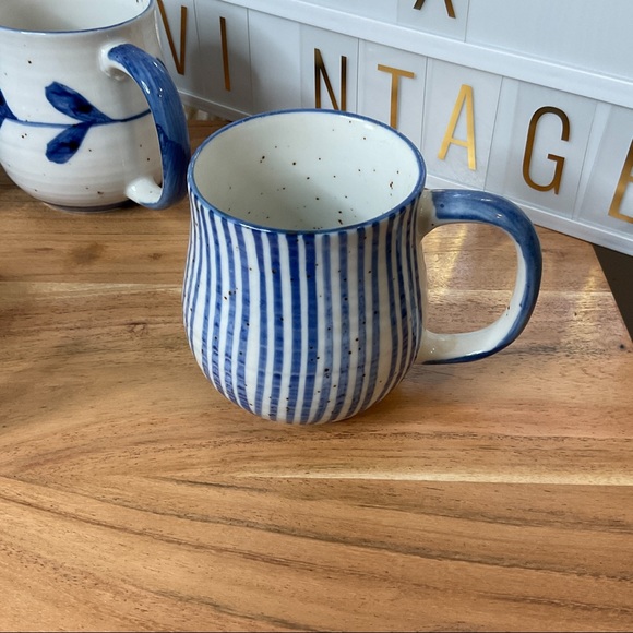 Mug 4 PC. Set Blue And White Stripe Floral Ceramic Cups 10 OZ. - Picture 4 of 8